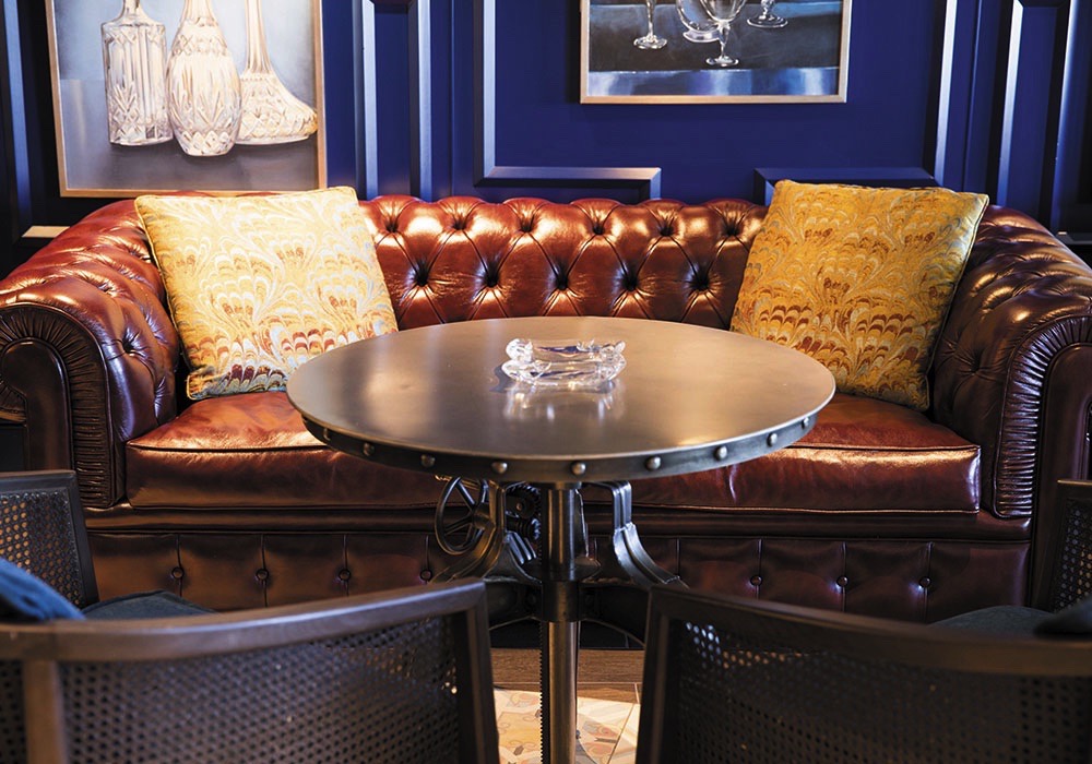 Seven Seas Splendor - Connoisseur Club